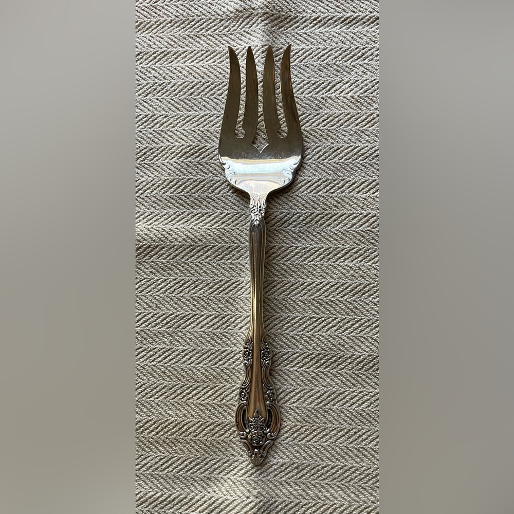 Vintage Community Oneida SILVER ARTISTRY Meat Fork Silver Plated Serving Fork 9”